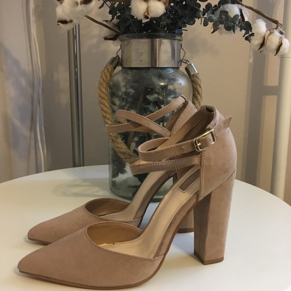 Heels - Picture 2 of 3